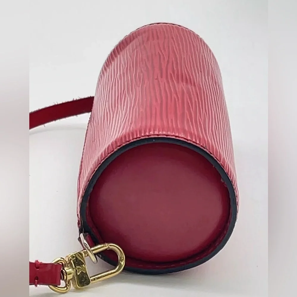 Authentic Louis Vuitton Epi Red Soufflo Pouch W/Bag - Picture 5 of 16